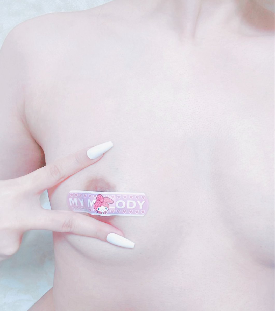hikari_bxtch's tweet photo. ちくばん可愛いけどちょっと小さかった
 #裏垢女子  #ドM  #ちくオナ  #オナニー   #裏アカ女子  #乳首 https://t.co/fRvLrIkjGV