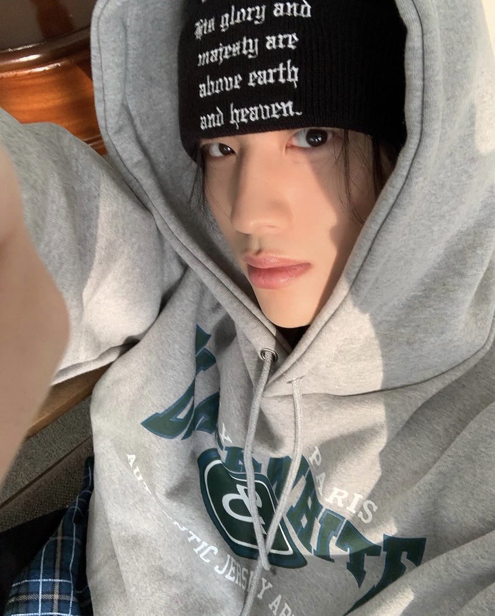 megumifz's tweet photo. 𝒞onheça-me.

— 𝒩ome : megumi
— 𝒜ltura : 1,75
— ℐdade : 23
— 𝒮igno : capricórnio 
— ℰstado 𝒞ivil : solteiro
— 𝒩acionalidade : japonesa 
— 𝒮exualidade : - 
— ℰstação favorita : inverno
— 𝒞or favorita : verde e preto https://t.co/lDlQorYTnP