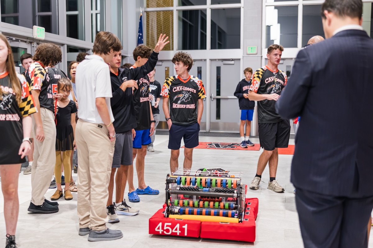 ASHSCavaliers's tweet photo. A new chapter in robotics is here! Spalding is launching its inaugural FIRST Tech Challenge season with two teams taking on the BIOBUZZ challenge. Students will design, build and program their own robots while putting teamwork and engineering skills into action. https://t.co/2IoxnAeEiB