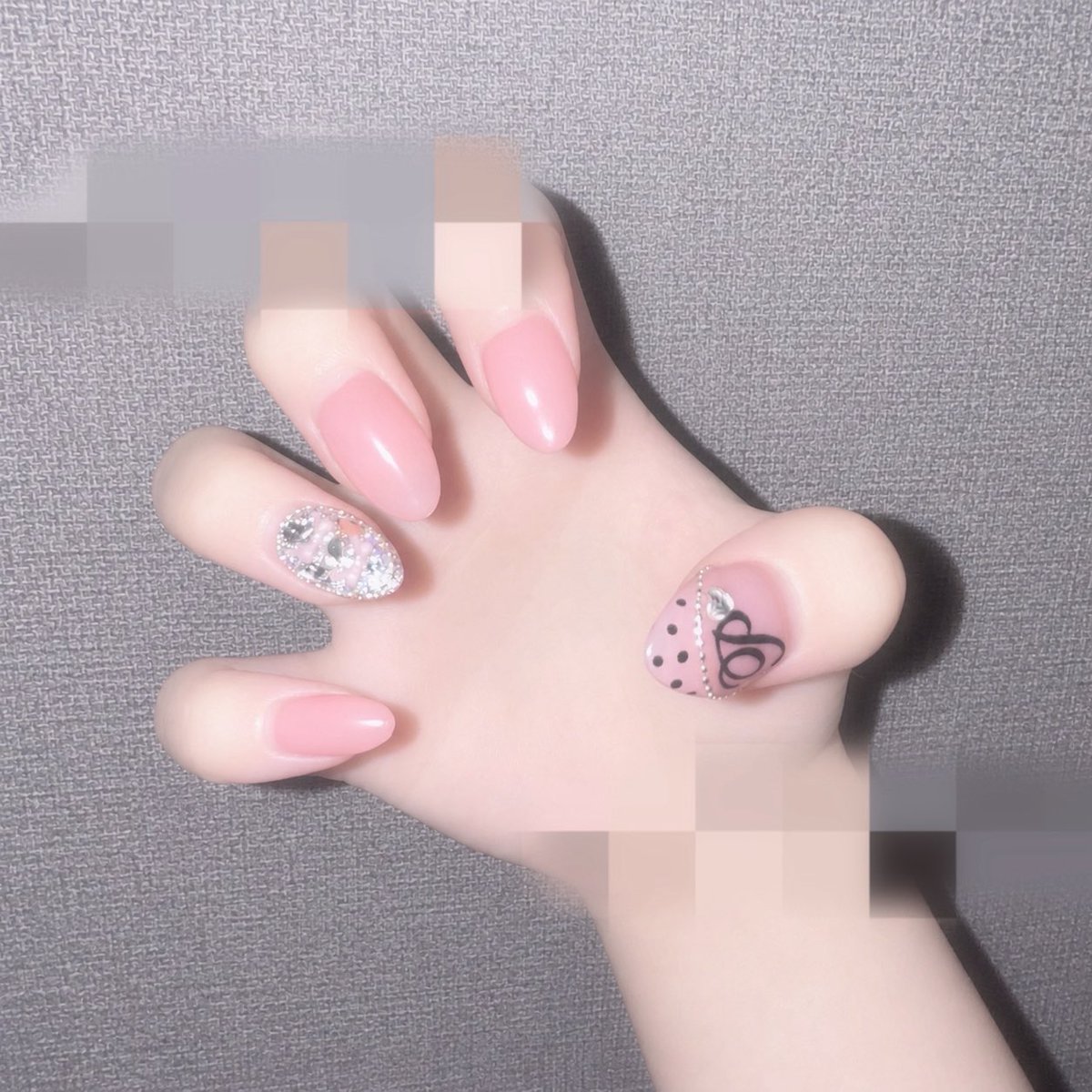 0_017n's tweet photo. ずーーーーっと載せようと思って載せてなかった！
初ネイルしてきた🌟

このネイルのせいでバイトは出禁になりました‼️後悔も反省もないです‼️ https://t.co/QOq2Ltpe31