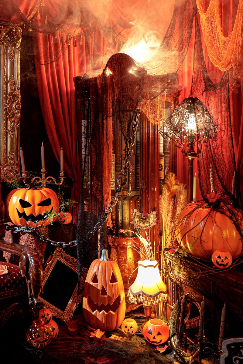SSR_STUDIO_'s tweet photo. 🎃SSR 스튜디오 2026 할로윈 배경 안내🎃

이용에 참고해주세요✨
많은 관심과 방문 부탁드립니다✨

할로윈 배경 기간: 9/24 ~ 11/11
(기존 엔틱/브라이트 배경은 할로윈 배경으로��� 이용 가능합니다.) https://t.co/nNQTK8orgI