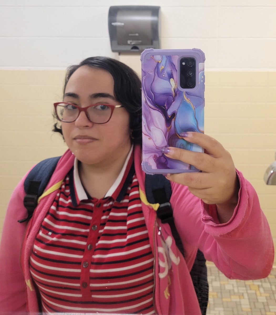 Gabblicious's tweet photo. got my backpack on #ntbtstsd https://t.co/sLwzWbTwDW