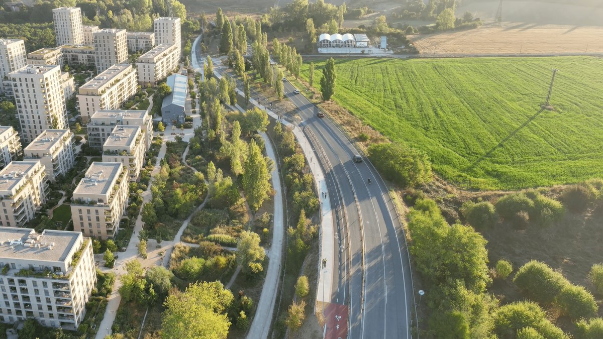 noticiasgob_na's tweet photo. La aprobación de la modificación del PSIS de Etxabakoitz impulsa el desarrollo para más suelo para vivienda pública, integrar la nueva estación de Pamplona y ganar espacios verdes

🔗https://t.co/fKCnqKV2RS https://t.co/k2M3DZDgiS