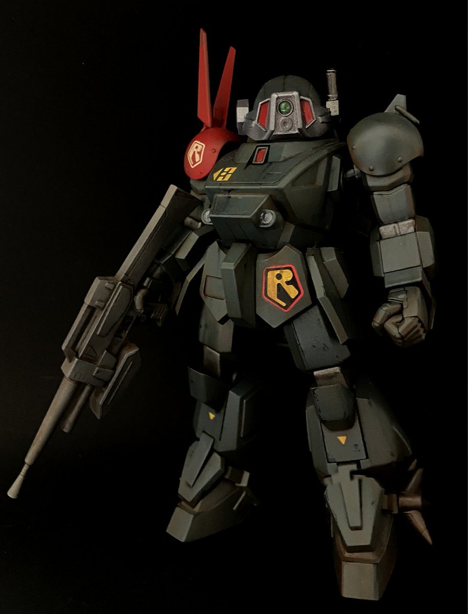 chika_chap's tweet photo. シルバーウィークがほぼ雨だったので引きこもってWAVE1/35ブラッドサッカーを組んでた。やや大きめのバックパックを背負っているシルエットがめちゃかっこええです https://t.co/1OM7VY2QMx