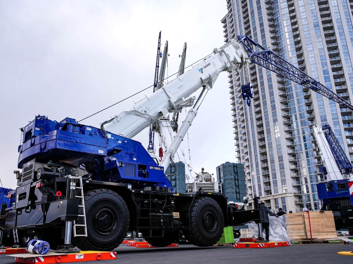 TadanoGroup's tweet photo. Tadano Rough Terrain cranes offer an industry-leading experience for operators and owners. They are engineered and built for reliability, safety and to perform in all types of conditions. #Tadano #Dependable #ROI https://t.co/v5ITunCXXk
