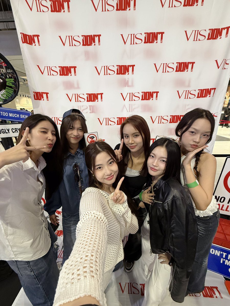 MINDYOFFICIALTH's tweet photo. Congrats to @viisofficial 💋💋 

COMBACK ! ชีเสิร์ฟแล้ว โดนมากกกก 💥 ยินดีกับงาน #VIIS_DONTMissTheParty ด้วยนะคะ ขอให้เพลง ‘โดน (DON’T)’ ปัง ๆ นะคะะ  💞

#VIIS_โดน
#VIIS
#MINDY_TH 
#BDLMD https://t.co/rU9cAbN9M1