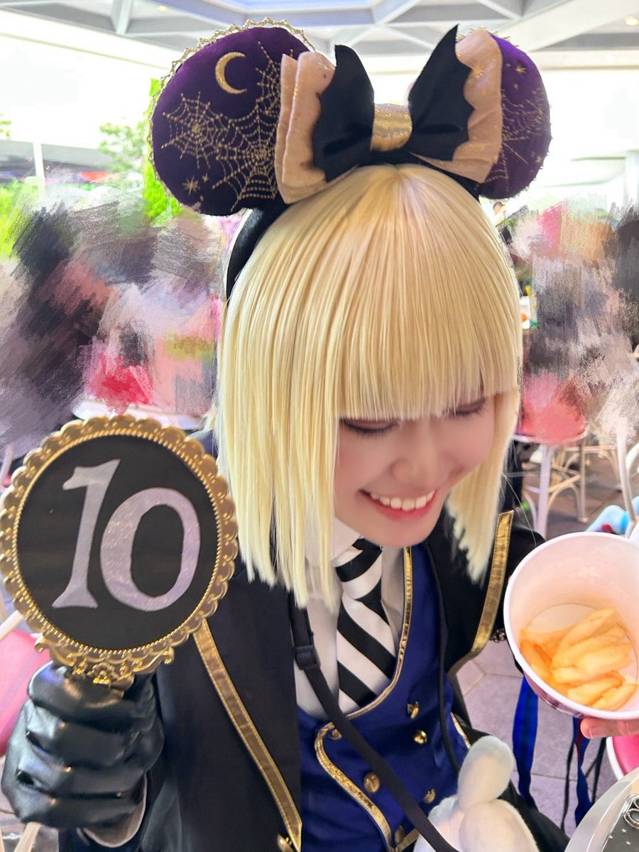 ablna_o0's tweet photo. 本日制服ポムでいました！！10点札も沢山褒めて貰えて嬉しかったですﾎﾞｰﾃ‼️😻撮らせていただいたお写真はまた明日以降に送らせて頂きます！めっちゃ楽しかったーーー
 #Dハロ仮装2026 #Dハロツイステ https://t.co/mqF5rVY4ke
