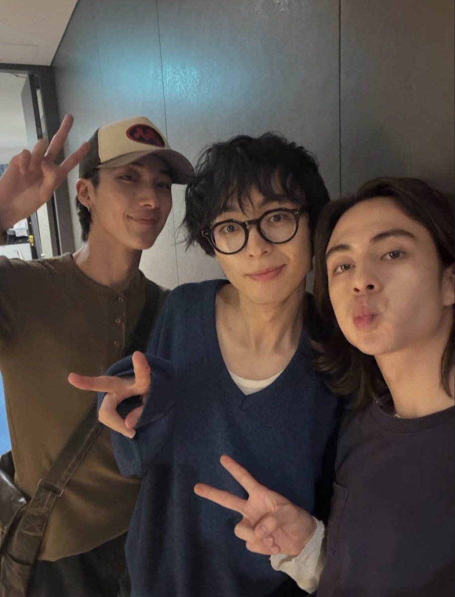 luv_pins's tweet photo. 久しぶりの登山組‼️‼️
やばいほんまに遠音くんの短髪にあってるし光さんいつの間にかめっちゃ髪の毛伸びてて大泣き
https://t.co/gdCvfVmxLw https://t.co/uzR122TbPu