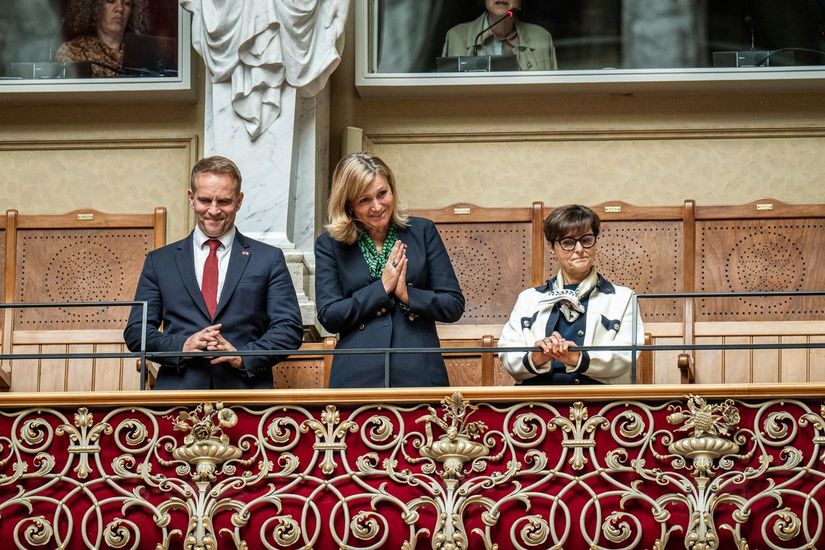 ParlCH's tweet photo. « La France est pour la Suisse bien plus qu’un pays voisin : c’est un partenaire prioritaire de notre politique étrangère » : le président du Conseil national, Pierre-André Page, a accueilli aujourd’hui au Parlement la présidente de l’Assemblée nationale française, @YaelBRAUNPIVET. Les échanges ont porté sur les relations bilatérales et transfrontalières, les rapports avec l’UE et la sécurité en Europe, mais aussi sur les défis de nos démocraties et le système suisse de formation duale. Des échanges placés sous le signe du partenariat et d’un dialogue parlementaire étroit. 🇨🇭🤝🇫🇷
👉https://t.co/C8v9hoGEwp