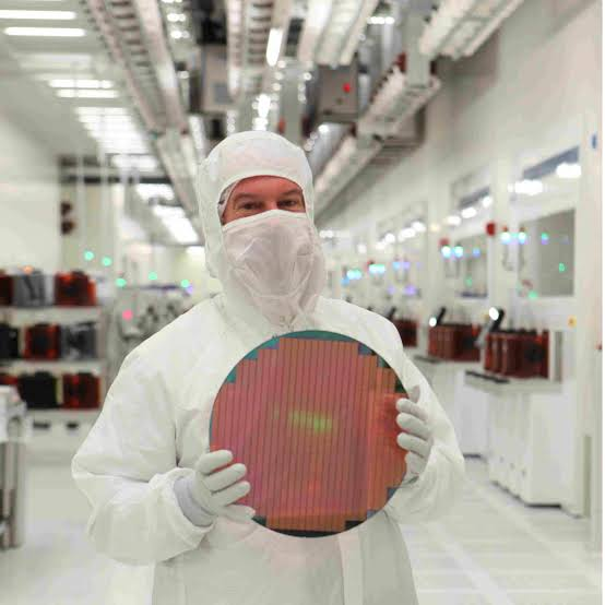 InfraAddaofWB's tweet photo. 1/5 — 𝗜𝗡𝗗𝗡𝗜𝗫 𝗧𝗘𝗖𝗛𝗡𝗢𝗟𝗢𝗚𝗬 𝗟𝗧𝗗. 🔬

🏗️ Project: Integrated Semiconductor Manufacturing Unit

One of the most notable projects in the Haringhata allotment.

The proposed facility would add semiconductor manufacturing to the industrial mix at Haringhata. https://t.co/ttkQhG1r2h