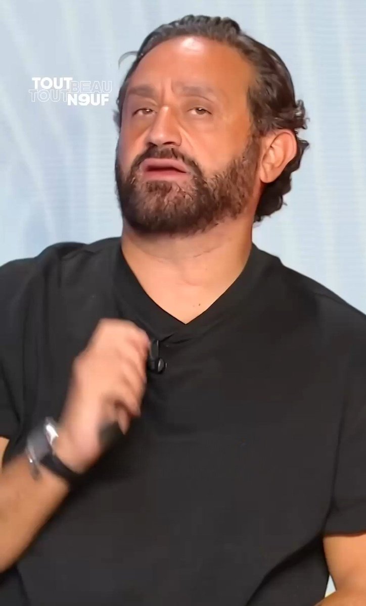 JulianoSperoni's tweet photo. Je m'adresse à la direction du @M6Groupe et @DavidLarramendy de @W9 .
Il était convenu que #TBT9 soit une émission de divertissement et apolitique,hors il en parle tous les soirs en critiquant notamment ceux qui s'opposent au RN.
Pourquoi avez-vous menti aux téléspectateurs ? https://t.co/Hkhex1YATG