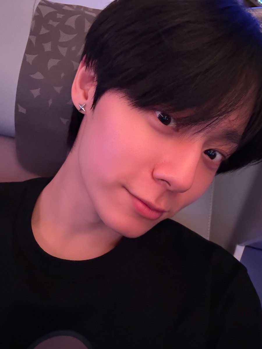 Woong_9826's tweet photo. 환웅아 두바이 조심히 다녀오세요🥺 https://t.co/J5hZSVjBtO