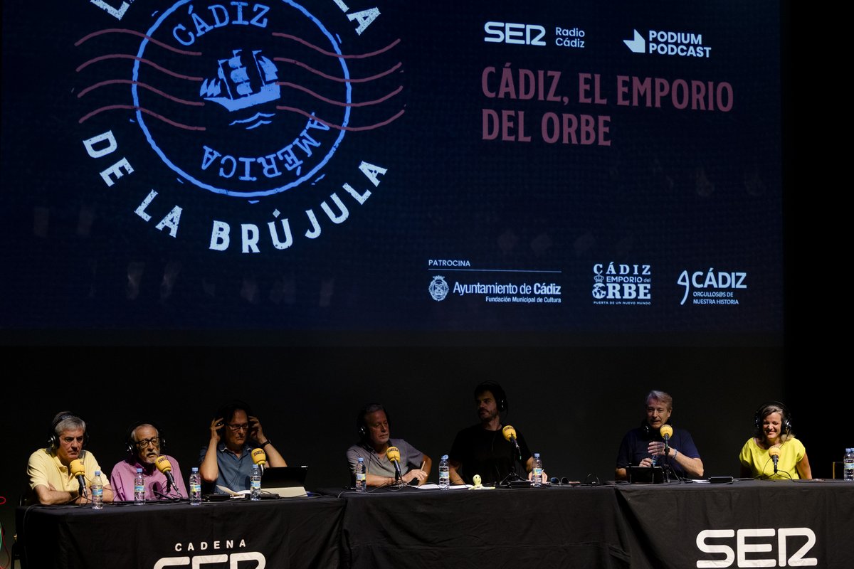 Escobuleros's tweet photo. ¡Gracias a todos los escobuleros y escobuleras que os acercasteis a vernos en Cádiz! Y gracias al @AyuntaCadiz y a @RadioCadiz por hacerlo posible.

Y para toda Escobulandia... ¡El podcast ya está disponible en vuestra app favorita! ⛵🎧🌎 https://t.co/VNJQsKBlZw