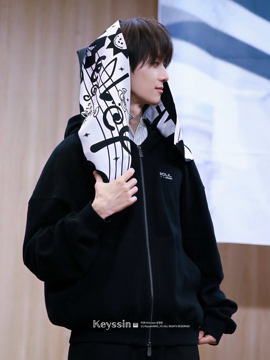 KeyssinWith_YYJ's tweet photo. 260919 애플뮤직 팬싸      

AKA. YYJ

#하츠웨이브 #hrtzwav 
#윤영준 #YOUNYOUNGJUN #YYJ https://t.co/8nUPwnaHxt