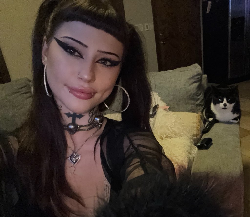 XXXPRINCESSPI's tweet photo. Literally my mini me ^.^ https://t.co/FWkQalAlBi