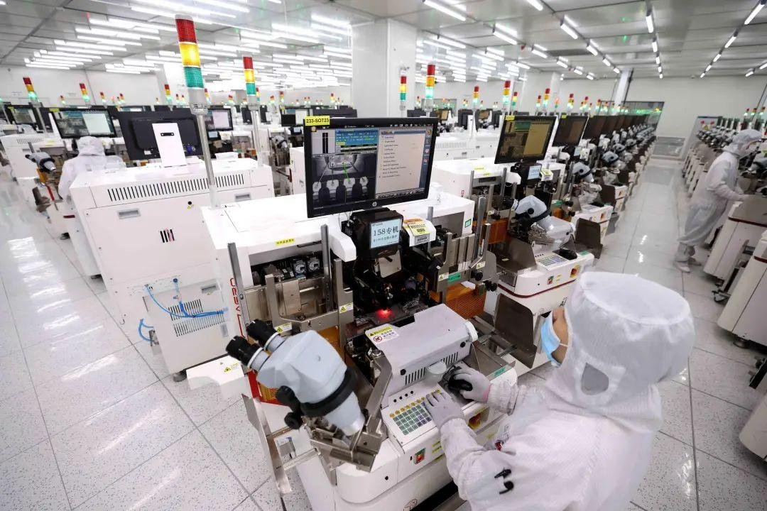 InfraAddaofWB's tweet photo. 1/5 — 𝗜𝗡𝗗𝗡𝗜𝗫 𝗧𝗘𝗖𝗛𝗡𝗢𝗟𝗢𝗚𝗬 𝗟𝗧𝗗. 🔬

🏗️ Project: Integrated Semiconductor Manufacturing Unit

One of the most notable projects in the Haringhata allotment.

The proposed facility would add semiconductor manufacturing to the industrial mix at Haringhata. https://t.co/ttkQhG1r2h