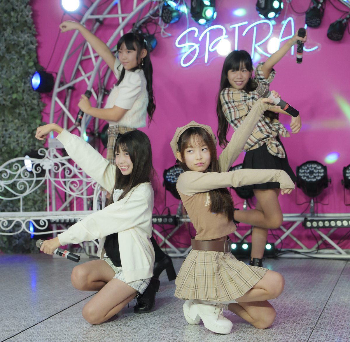 yocchin_renraku's tweet photo. #ねこたいがー @konyanko_koneko
#吉良りあん @kira__rian
#夢乃叶愛 @YumenoToa
#一ノ瀬玲奈 @ichinose_reina
#川嶋さき @sakikawashima32
#TWINKLE #トゥインクル https://t.co/NQInPGJBl0