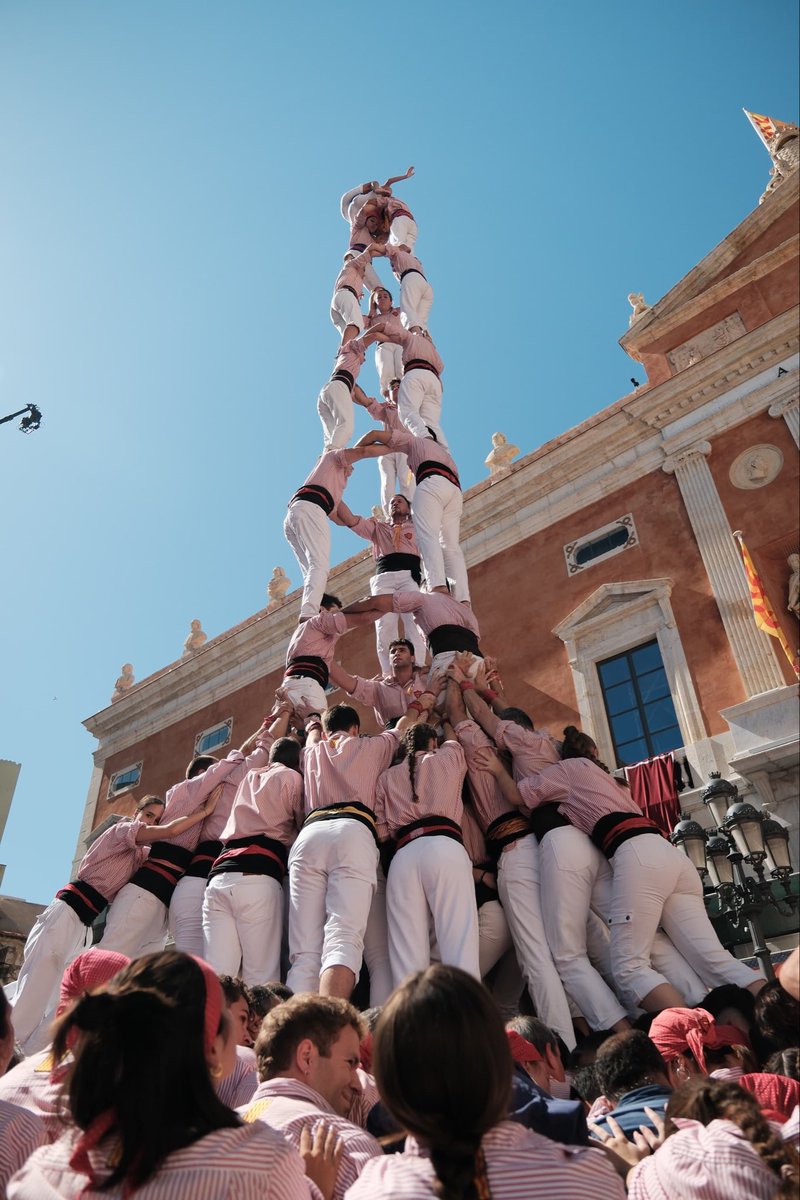 reducte1885's tweet photo. 4 castells de 9 en 72 hores.

ORGULL. SEGUIM, COLLA!

#castells #SUPP https://t.co/sljwjlqGO9