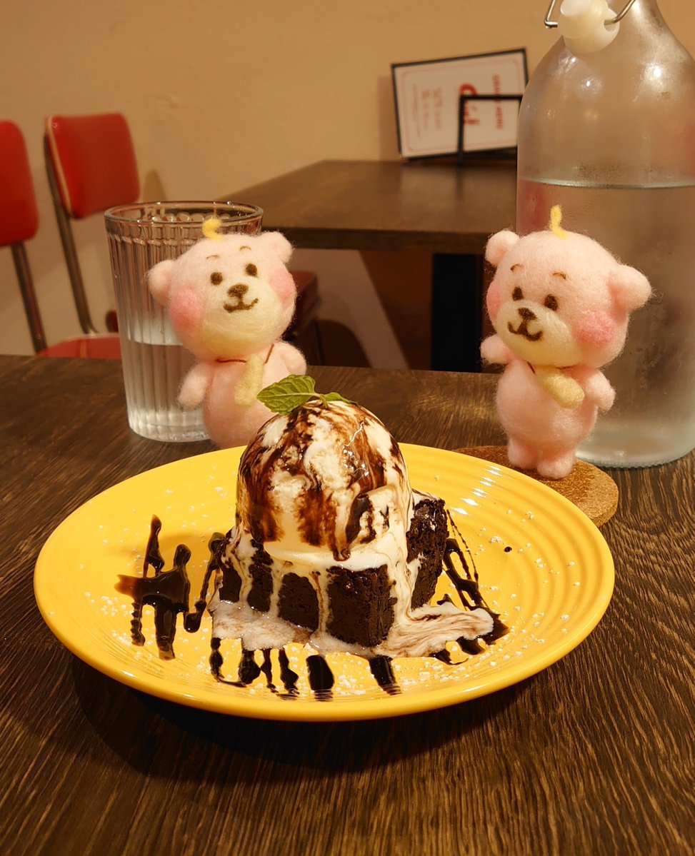mouOKIRU's tweet photo. 本日はピンク色のくま、ピゴのお誕生日🎉おめでとう🎁ギリギリ間に合った！ https://t.co/yeC27RX8Ta