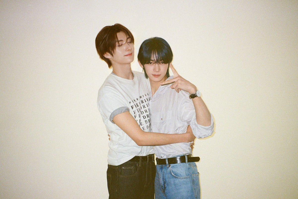 hanlove10's tweet photo. 눈빛봐 앙칼져ㄱㅇㅇㄱㅇㅇ https://t.co/pMRDrWdYl0