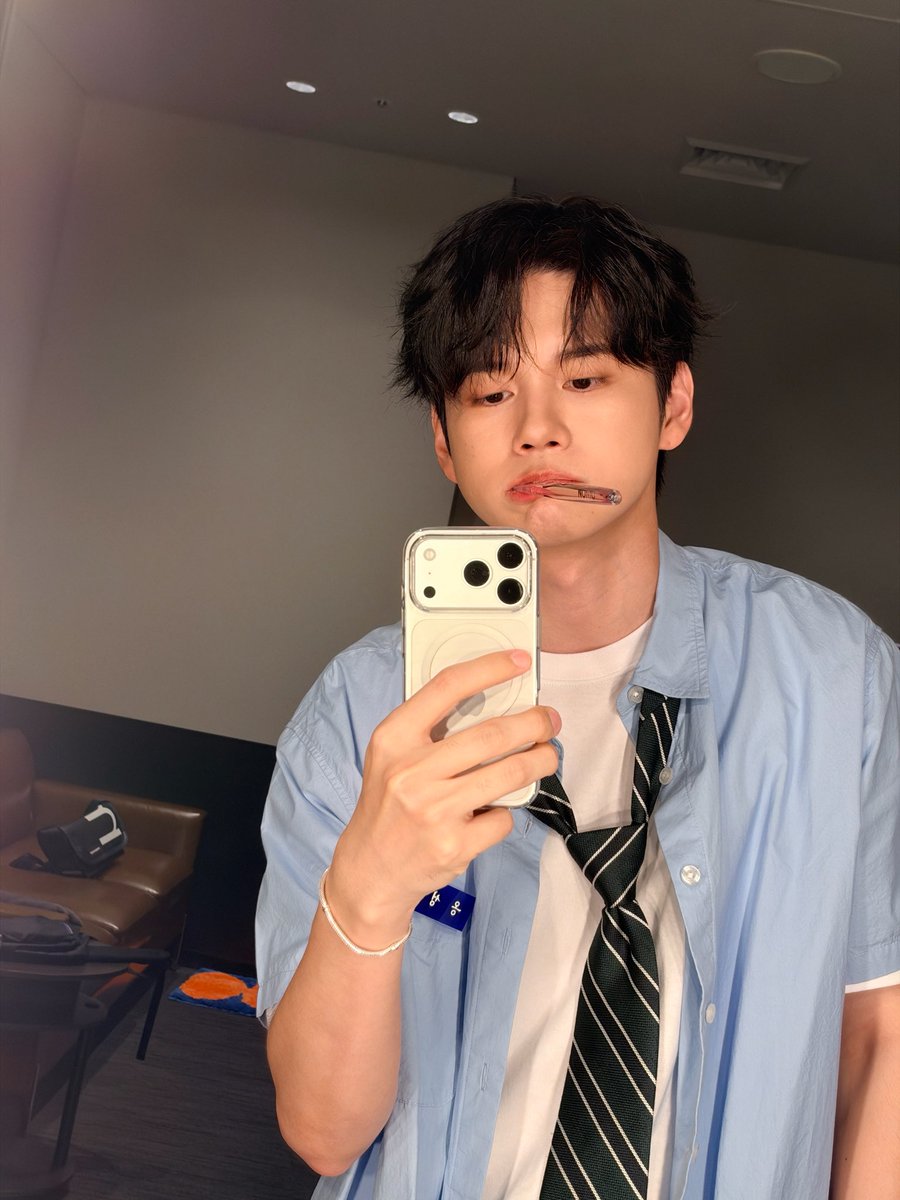 ongepics's tweet photo. [💌] 260923 11:49PM KST 

✨ *photos*
✨ i was so happy again today thanks to my welos and i got so much energy from you☺️ thank you always~~~🫶🏻 https://t.co/m96UMLDWJ9