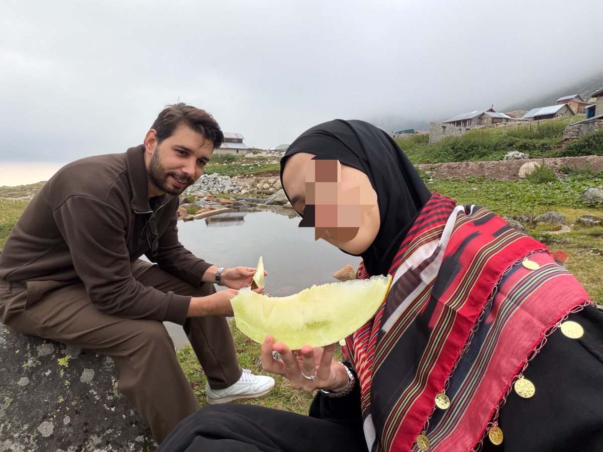 esmanoir's tweet photo. Elimizden su içen oğlanla https://t.co/2lyZrg8f4h