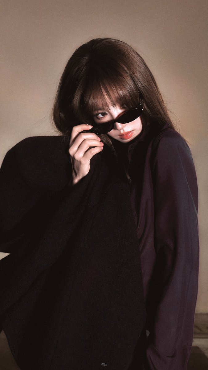 Txw1410's tweet photo. She looks absolutely breathtaking in black🖤
 #TianXiweiGucciSS27APTLook  #GucciTheStoreShow  #GucciSS27xTianXiwei  #TianXiwei #Gucci  @gucci https://t.co/SP5GEjaFAJ