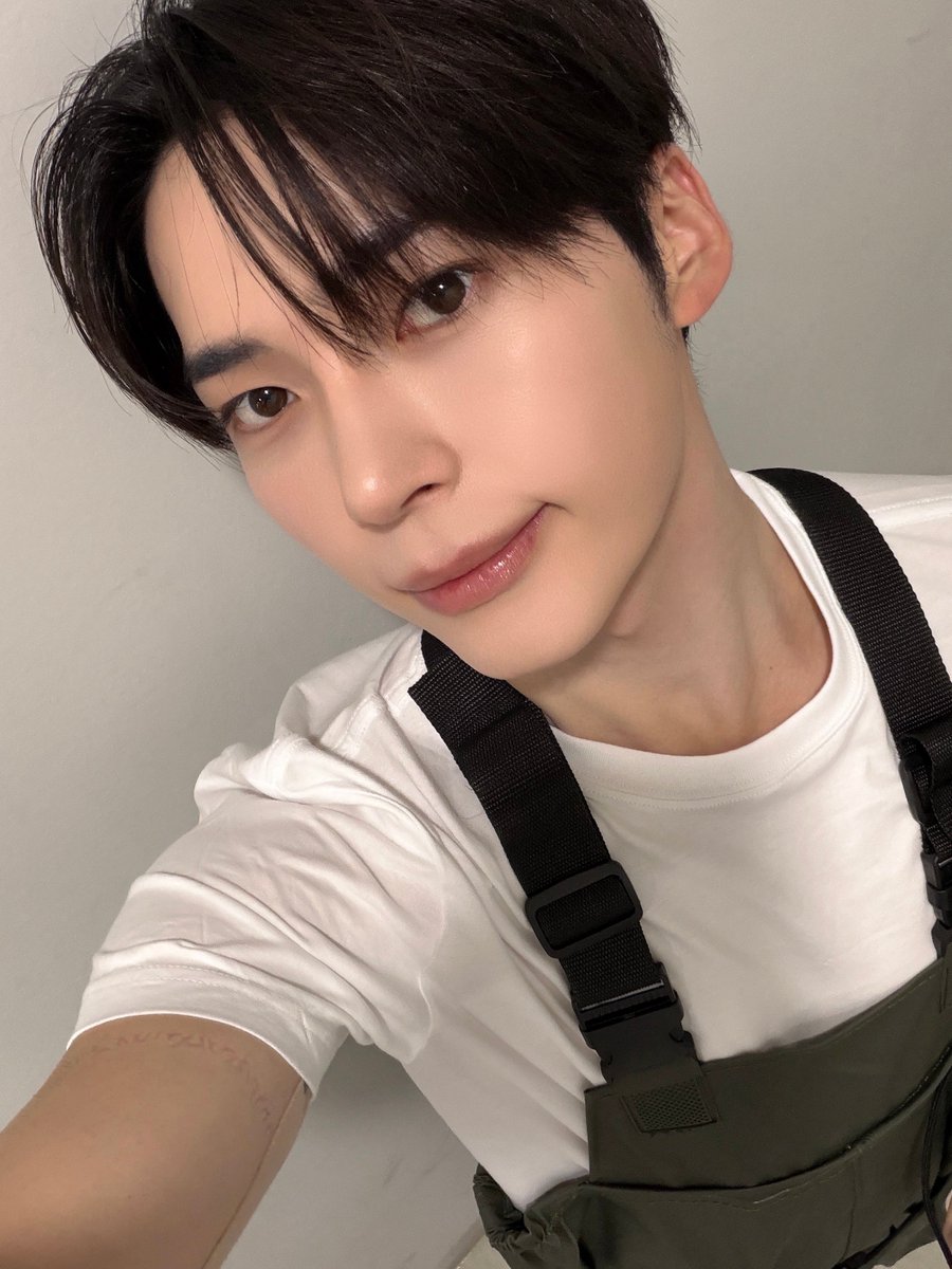 mypluffycloud's tweet photo. 260923 제로베이스원 플러스챗 포스트 #성한빈 

🐠🐟🎣 https://t.co/4PZrcxdhWz