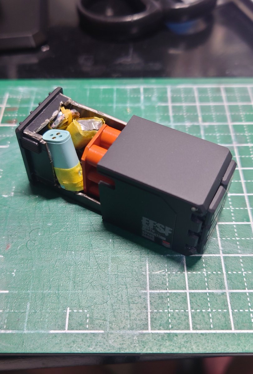 nobunobusokuhou's tweet photo. #アイデアの勝利だと自負してるプラモ

Bluetoothイヤホンを分解して
ミサイルポッドにつめこみ
機体からマジで”ジャズ”が聞こえてくる

「TB版フルアーマーガンダム」🙄 https://t.co/vJ85Ni6gnX