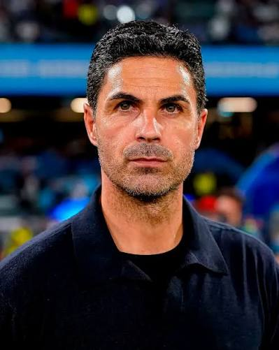 HAALANDPAISA's tweet photo. prohibido olvidar que arteta convirtió al arsenal de un equipo mediocre a un competidor importante en un lapso de 3 años.

hay que sumarle la heroica de haber ganado la premier pasada y final de champions, sin contar en gran parte con sus referentes.

nos salvó la vida. https://t.co/MJf8881PjE