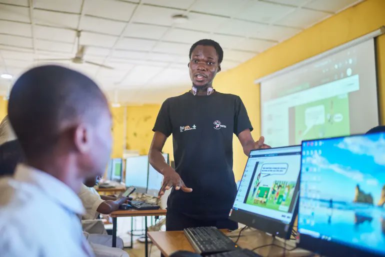 UNICEF_Nigeria's tweet photo. Quality learning starts with teachers who have the right tools and skills to make every lesson count.

For the third year, UNICEF and @tecnomobile are partnering to strengthen the learning passport programme, helping teachers use digital tools to make classroom learning effective https://t.co/lideL5IcQT