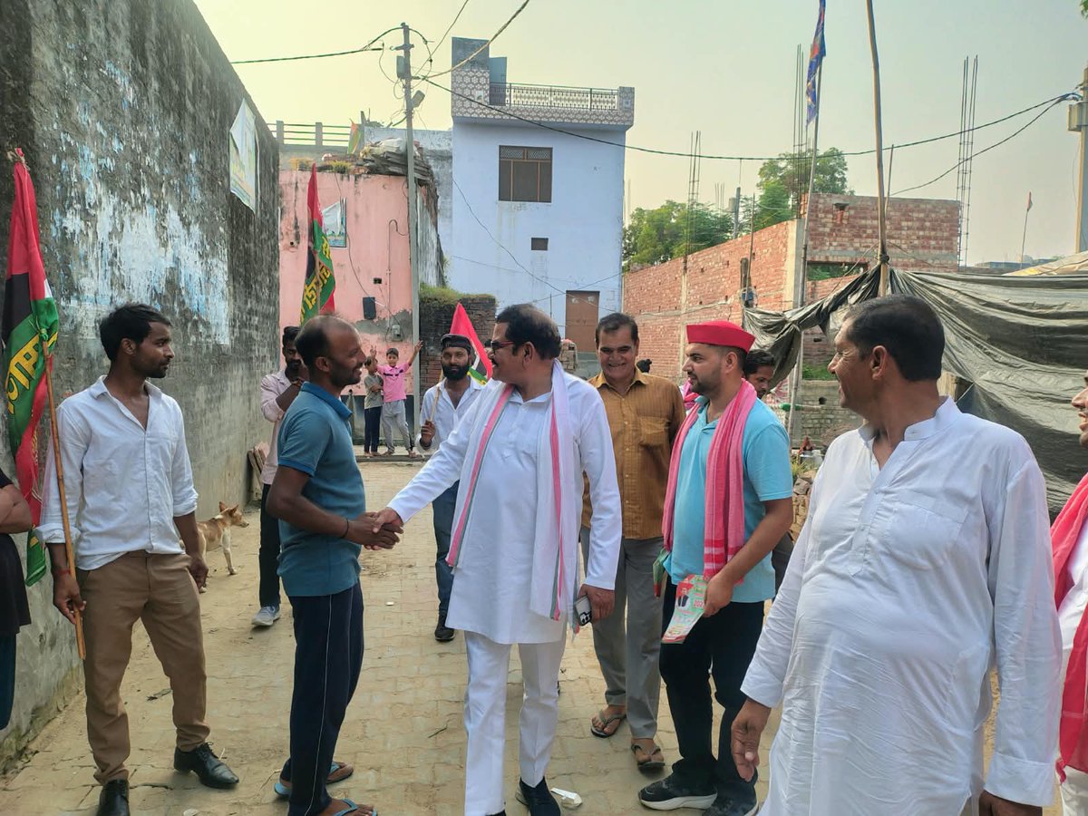sanjeevtyagi251's tweet photo. आज अपने बागपत विधानसभा क्षेत्र के विभिन्न गाँवों एवं क्षेत्रों में पहुँचकर क्षेत्रवासियों से आत्मीय मुलाकात की। इस दौरान लोगों ने अपने क्षेत्र और व्यक्तिगत जीवन से जुड़ी विभिन्न समस्याओं एवं आवश्यकताओं से अवगत कराया। समाजवादी सरकार बनते ही  समस्याओं के समाधान के लिए हरसंभव प्रयास https://t.co/6oJREW2Oe2