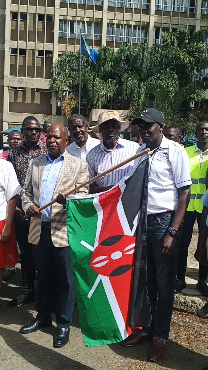 EvamorAfrica's tweet photo. As part of Tourism Week 2026, we spearheaded the Ngware Festival to celebrate culture, heritage, community and sustainable mobility.
The Deputy Governor and CECM for Tourism Kisumu county flagged off the race
#TourismWeek2026 #NgwareFestival #SustainableTourism #RoadSafety https://t.co/8mLMHYl6UP