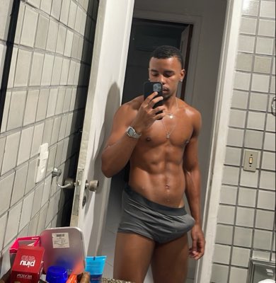 mlkdottt18's tweet photo. #NovaFotoDePerfil https://t.co/7Cek282kKa