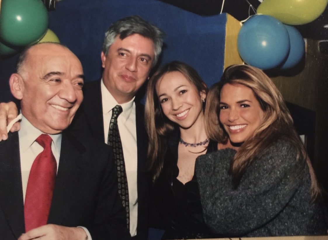 darcyquinnr's tweet photo. Yamid Amat ha sido uno de mis grandes maestros en el periodismo y quien me dió todas las oportunidades para crecer .  Mis oraciones por su salud . https://t.co/Ya08YuY7ty