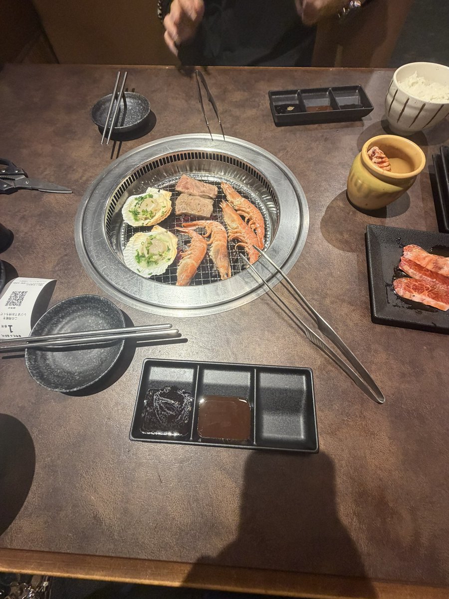 s4rIIl's tweet photo. なんか焼肉きたわろた https://t.co/C462S58LJ1
