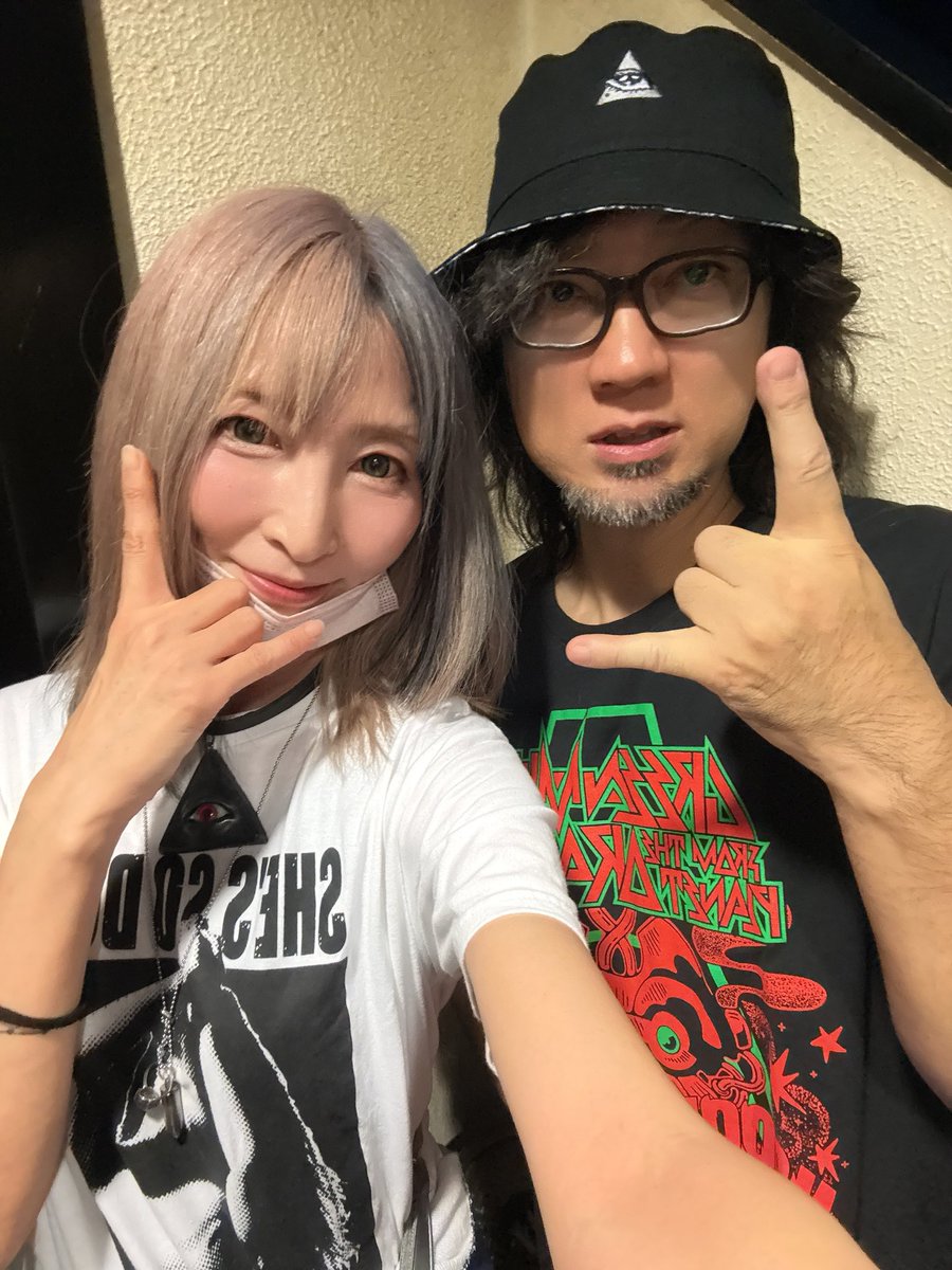 U_vocal's tweet photo. 今日はこちらにお邪魔してきました〜✨めっちゃいいイベントだった！時間、あっと言う間だった！！色んな方々とww Uとアベさんは明後日、吉祥寺crescendoでお待ちしております‼️

#大阪ライブハウス
#soma https://t.co/B88nsL6vqu