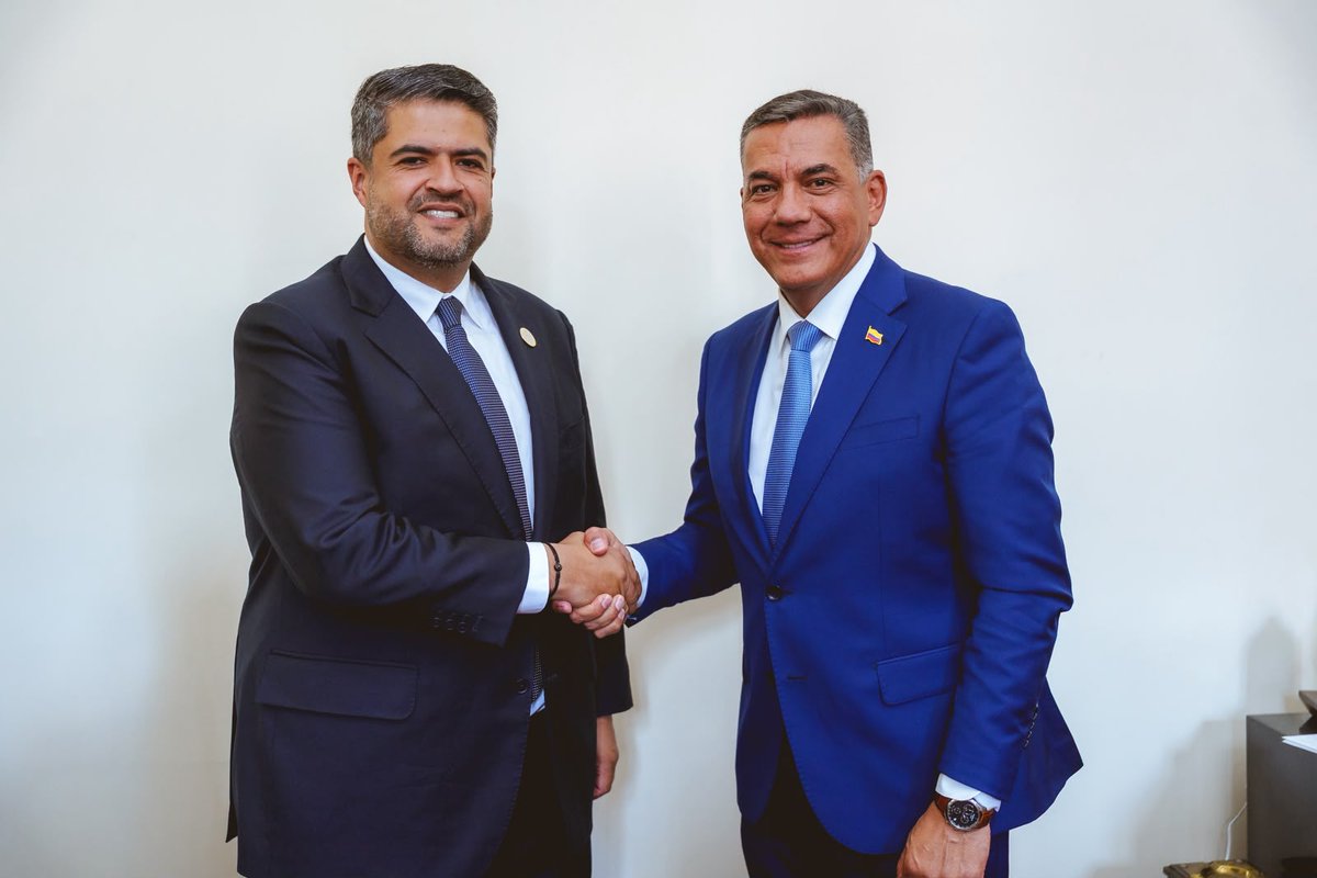 SENAComunica's tweet photo. ¡Excelentes noticias para los jóvenes del Norte de Santander!

El SENA y @mindefensa  avanzan para hacer realidad las sedes de la entidad en Ocaña y Tibú, con especial impulso a Tibú, para acercar la formación profesional a las comunidades del Catatumbo y responder a las necesidades de su sector productivo.

#SomosSENA