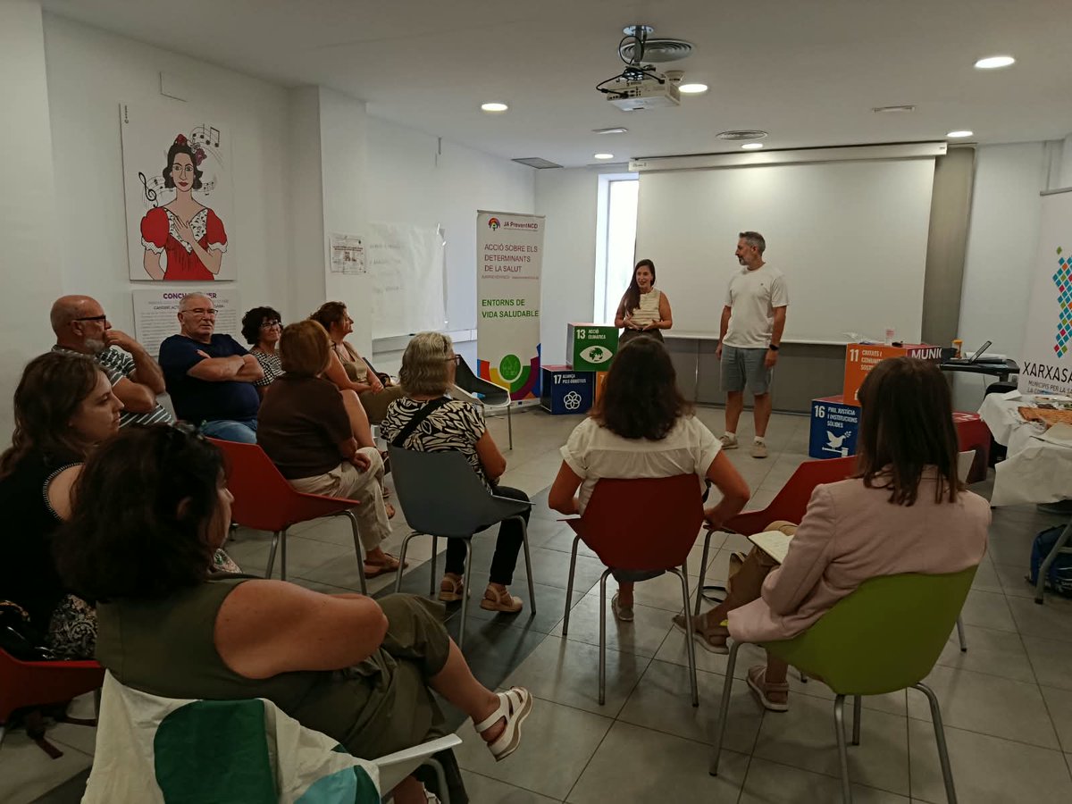 GVAfisabio's tweet photo. 🚶♀️🏫 Acaba la Semana Europea de la Movilidad 2026
En Rafelbunyol, #Fisabio y la #DGSP hemos propuesto trabajar particivamente el guion de un vídeo sobre espacios sin coches alrededor de las escuelas.
Con el @Rafelbunyol_Ajt y @CiudadesCaminan . 🌱 https://t.co/wwM5gqJBKZ