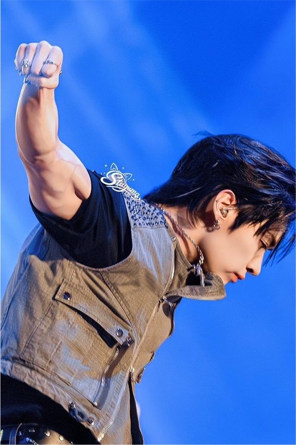 irin_o00's tweet photo. 🔥🔥
#LeeKnow #리노 #リノ https://t.co/IfUJFBHQwr