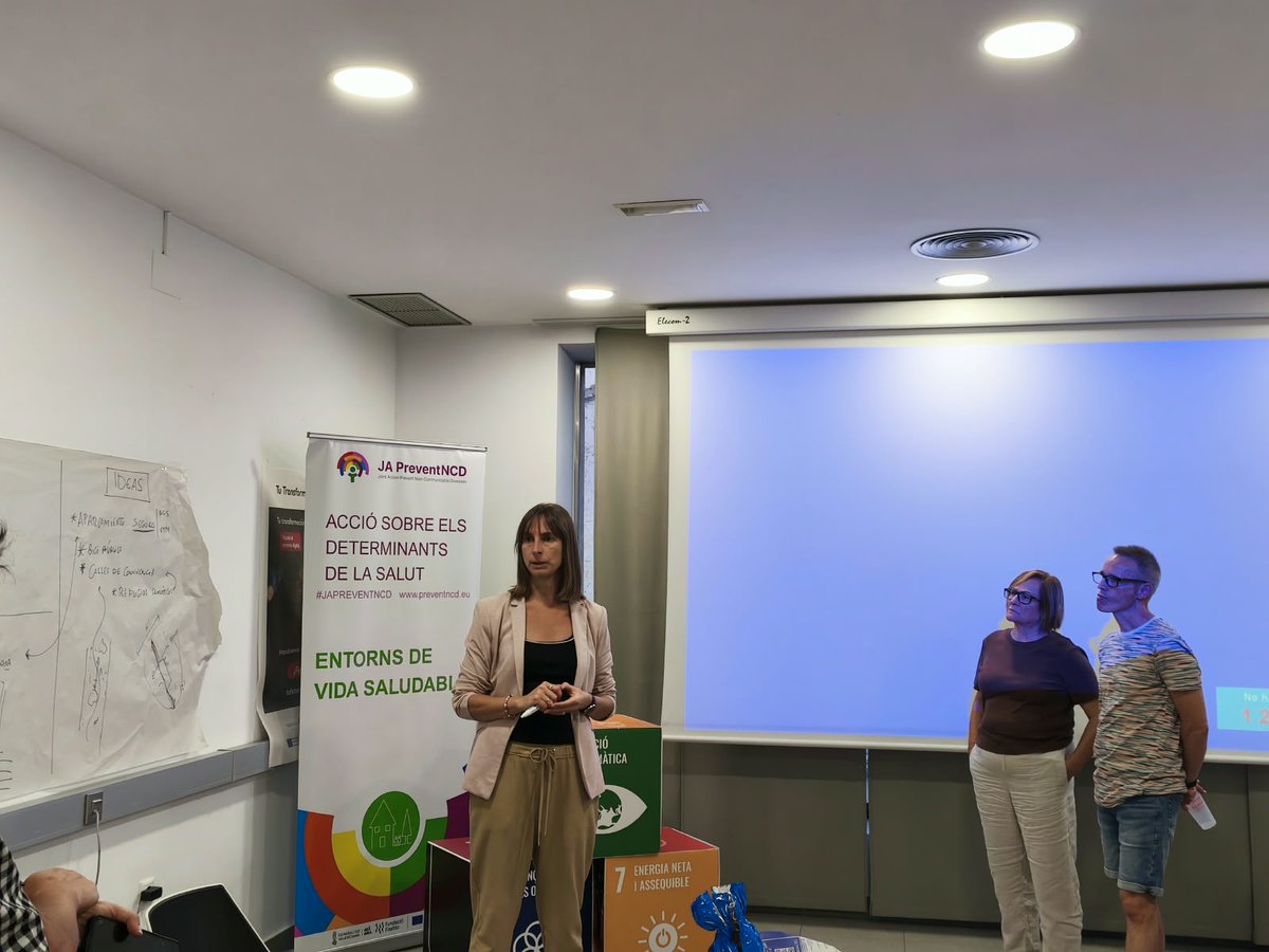 GVAfisabio's tweet photo. 🚶♀️🏫 Acaba la Semana Europea de la Movilidad 2026
En Rafelbunyol, #Fisabio y la #DGSP hemos propuesto trabajar particivamente el guion de un vídeo sobre espacios sin coches alrededor de las escuelas.
Con el @Rafelbunyol_Ajt y @CiudadesCaminan . 🌱 https://t.co/wwM5gqJBKZ
