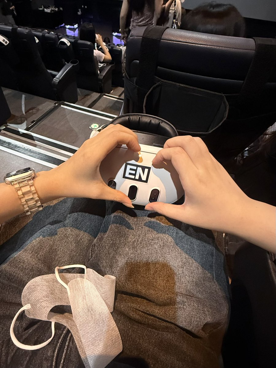 onlyoneu_u's tweet photo. VR ♡ 나 https://t.co/jleMrljhNH