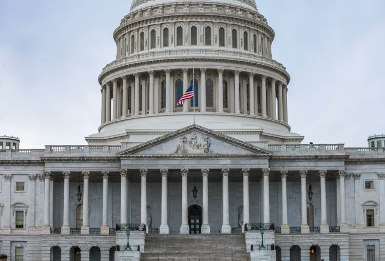 politvidchannel's tweet photo. BREAKING EXCLUSIVE: If Democrats win the 2026 midterms, they plan to pass a bill called the Alex Pretti Act that will end qualified immunity for ICE agents, allowing them to be sued or jailed for wrongdoing https://t.co/uIFmt5iLEB