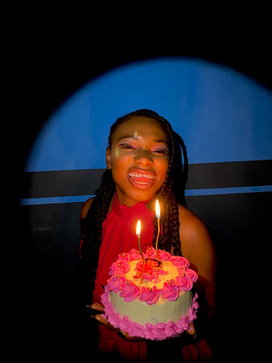 Tyana352's tweet photo. Happy birthday to me 😘😘.
Am officially older ❤️❤️.
Wish me well 🤗. https://t.co/Fiq7fz3GNy