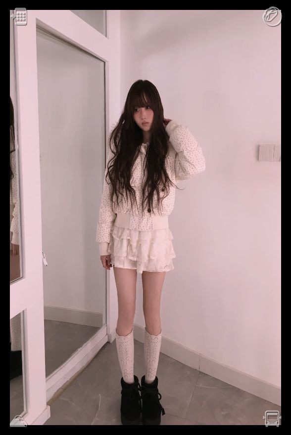 baobao2366's tweet photo. 🍬Learn French "Bonsoir!" 鈥?remembered!Koa wasted no time, climbing up the structure to reach the honeycombs, his little paws moving quickly as he ate. Evelyn watched him, her smile growing wider. He had come so far in just one night—from a scared, trembling bear to a playfu https://t.co/1yUIHUMdtY