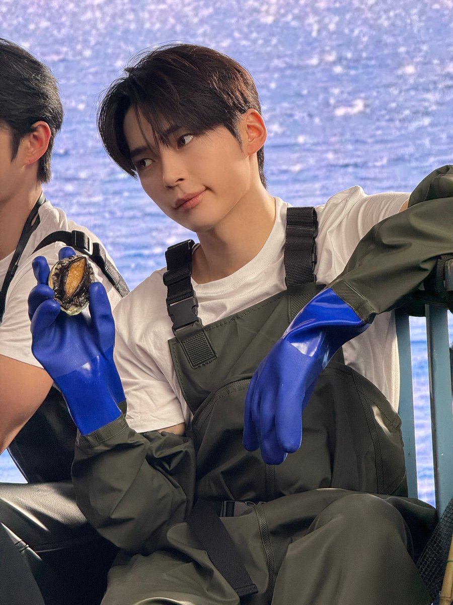 hamtext's tweet photo. 260923 🐹💬

- 📸
“these are the K-seafood behind pictures ☺️”
“i'll upload different pics on story too!”
“my meeting got kinda extended so i forgot that i said i'd upload them earlier” https://t.co/i9U07XC0B3