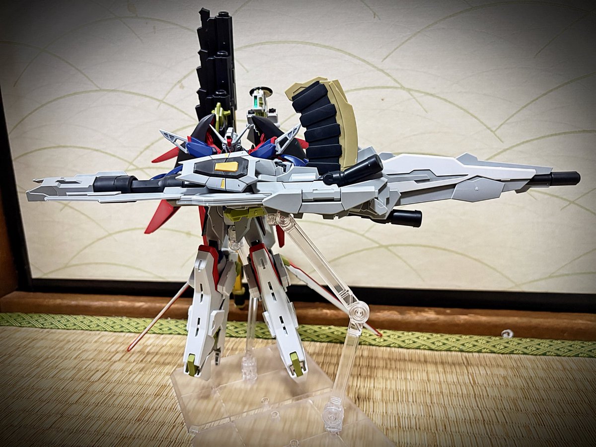 69meeeeeee's tweet photo. #ガンプラ女子
HGデスティニーガンダムSpecII&amp;ゼウスシルエット…4日かけて作りました❣️❣️
大好きなFREEDOMのシンの機体…‼️
長くて大変だったけど、やっぱりガンプラ作りには愛がないとなと思いました✨️ https://t.co/B2KSU2PblG