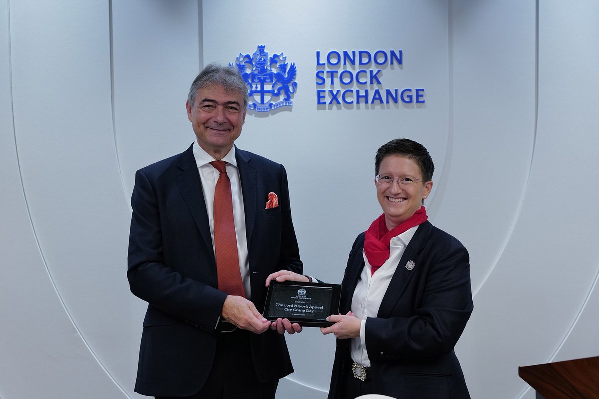 LSEplc's tweet photo. Proud to welcome The Lord Mayor’s Appeal to open the market in celebration of #CityGivingDay, a day dedicated to celebrating the businesses, charities and organisations supporting communities across London and creating brighter futures for young people. https://t.co/teyFJ58ciZ https://t.co/UoxaICshUe