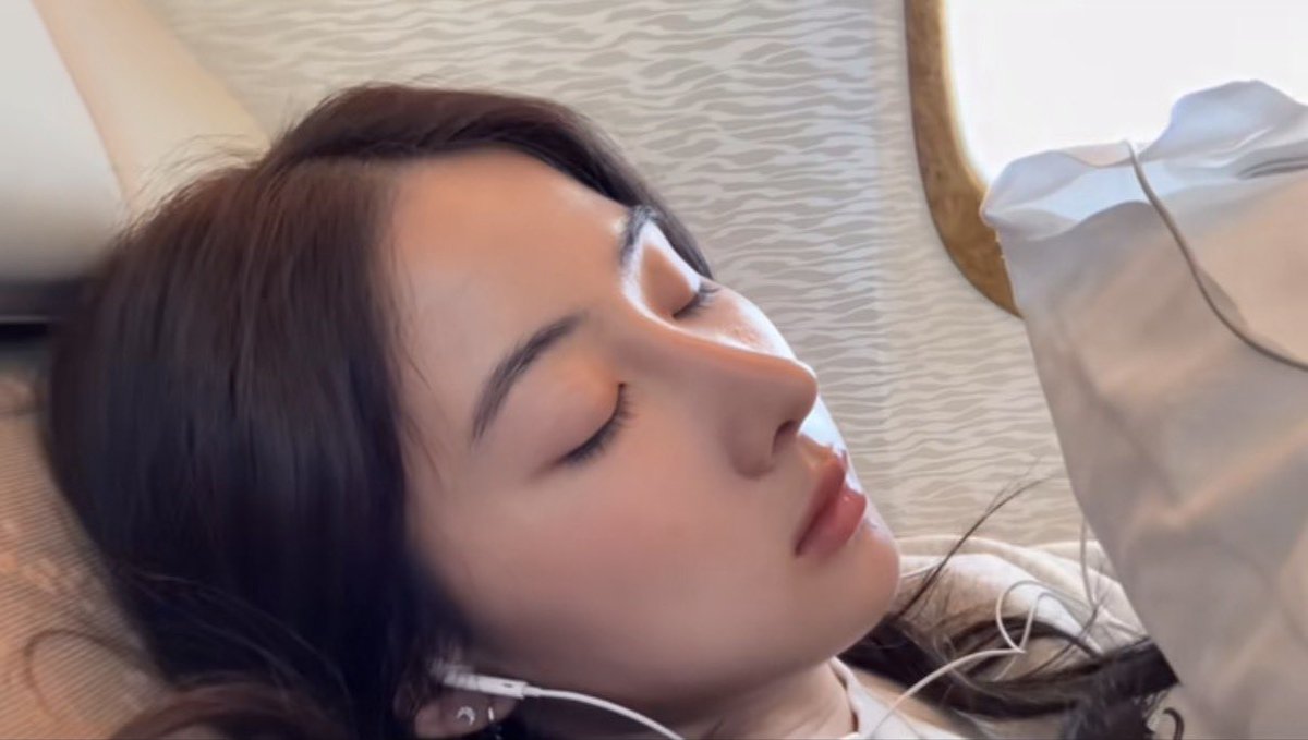 lane89988's tweet photo. just let her sleep yall

#YokoApasra‌ #โยโกะอาภัสรา https://t.co/odwtbfzLDY