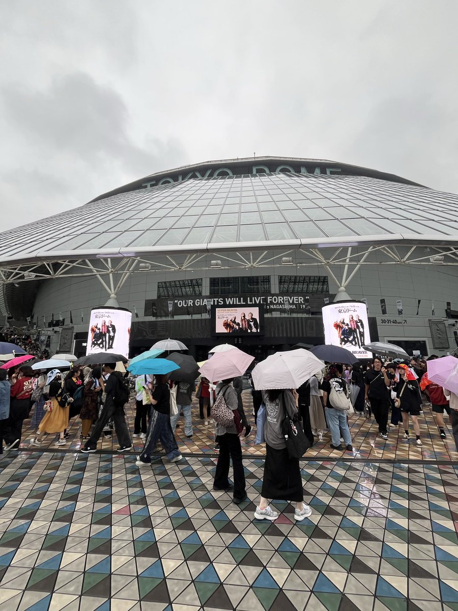 MA30_HALW's tweet photo. 9/23
都会のラクダ DOME TOUR 2026 
SUPER BEAVER
東京ドーム -Day2-

ビーバーの東京ドーム。熱すぎた。バンドがこの会場で大人数を一体感出して楽しませるてめちゃくちゃすごい。感動した。小さい箱で見たことあるからこそ感慨深い。みんなビーバー好きなんだな。次はどこの会場行こうかな。 https://t.co/Q5ax3H3Hjw